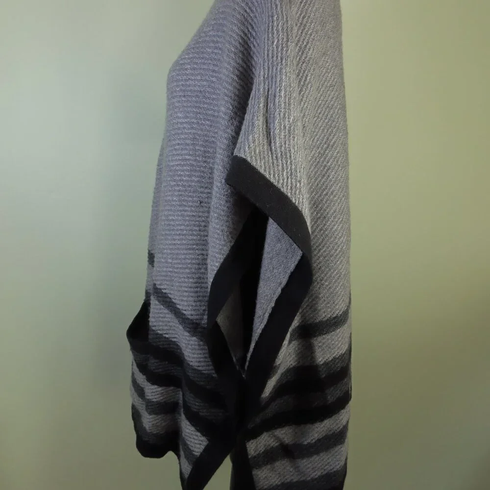 J.‎ Jill Elegant Gray w/Black Poncho Wool Blend Sz. OS and POCKETS